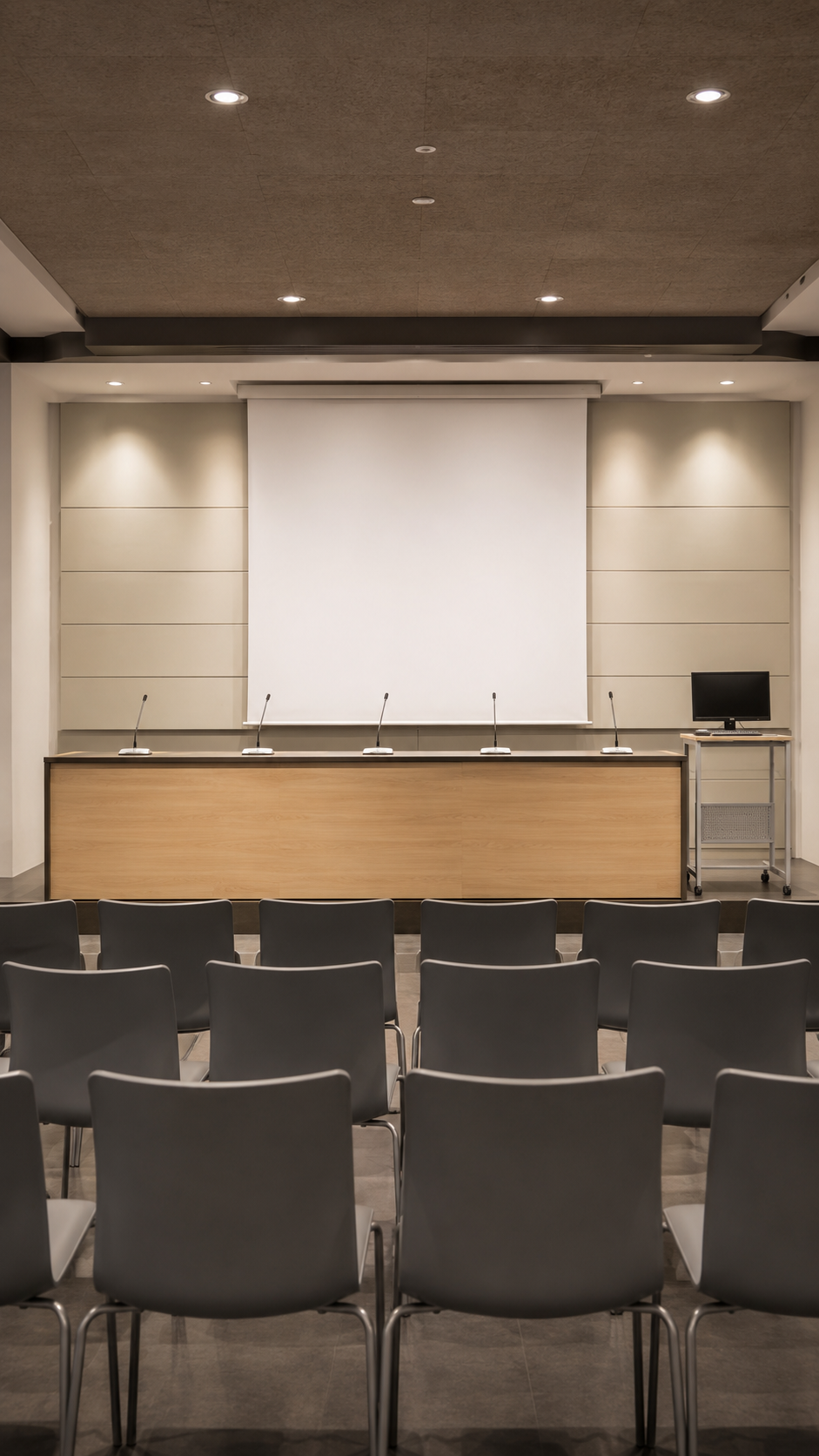 Sala de prensa antes de la transformación